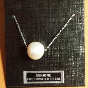 Athra Cultured Freshwater Pearl Pendant WH